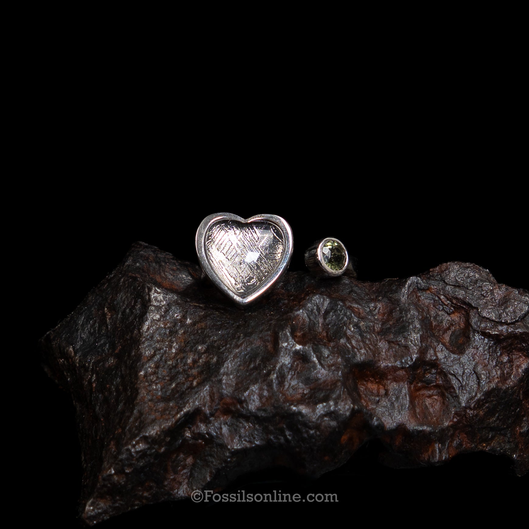 Muonionalusta Meteorite Adjustable Heart Ring