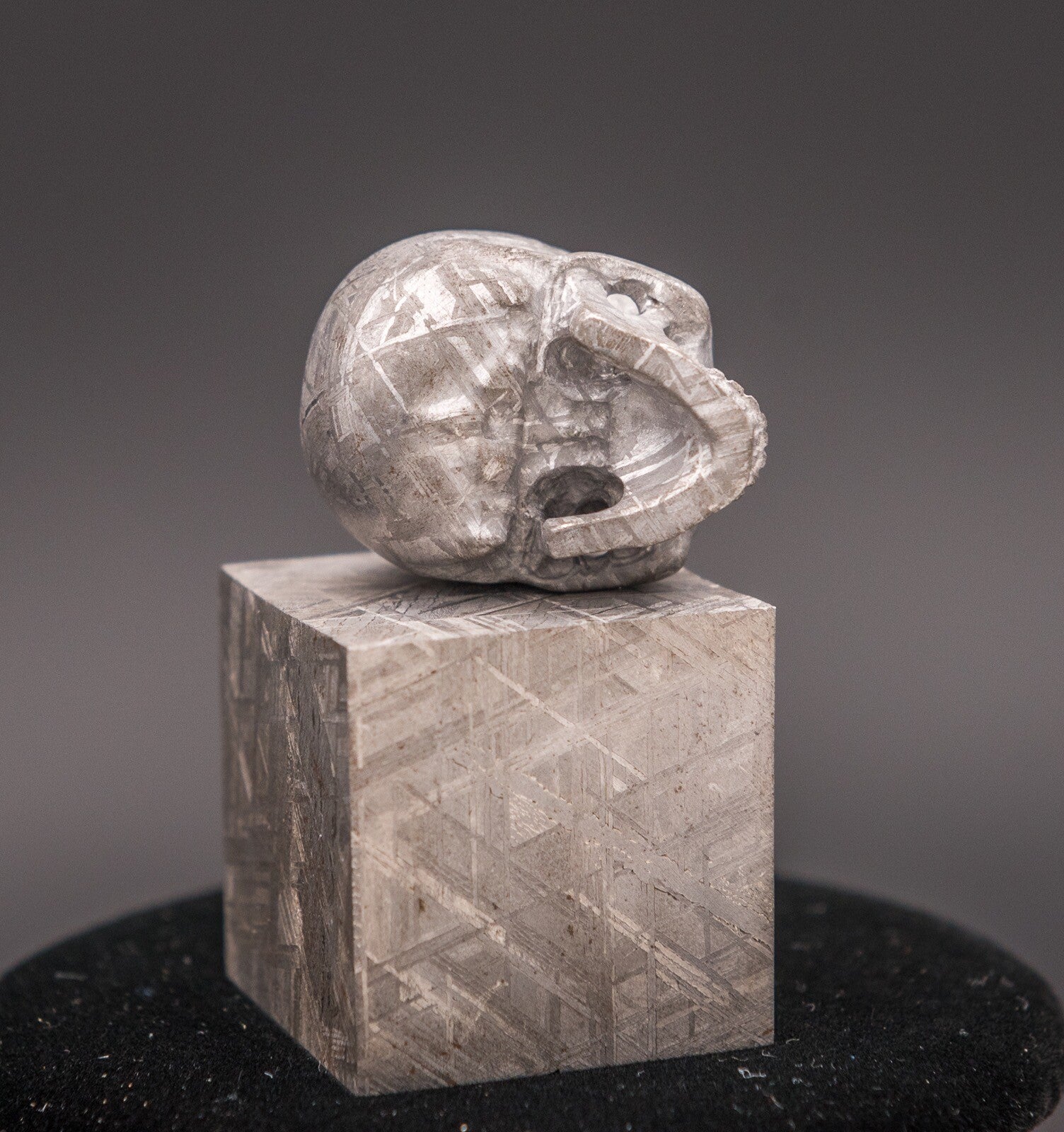 AMAZING Meteorite Skull 87g